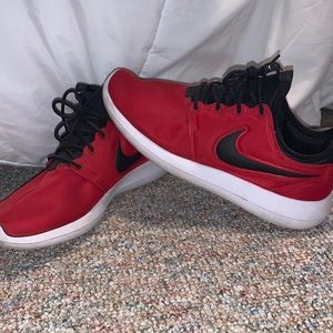 EUC Nike Roshe